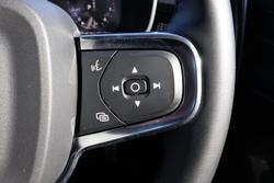 2022 Volvo XC40 T5 R-Design