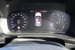 2022 Volvo XC40 T5 R-Design