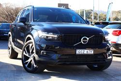 2022 Volvo XC40 T5 R-Design