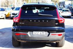 2022 Volvo XC40 T5 R-Design