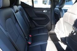 2022 Volvo XC40 T5 R-Design