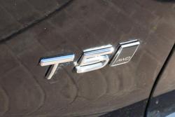 2022 Volvo XC40 T5 R-Design
