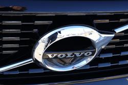 2022 Volvo XC40 T5 R-Design