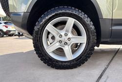 2021 Land Rover Defender 90 D300 SE