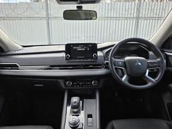 2024 Mitsubishi Outlander ES