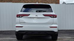 2024 Mitsubishi Outlander ES