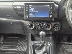 2022 Toyota Hilux SR