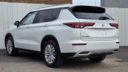 2023 Mitsubishi Outlander LS