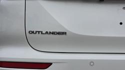 2023 Mitsubishi Outlander LS