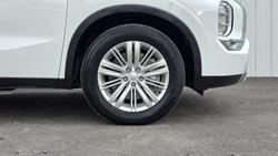 2023 Mitsubishi Outlander LS