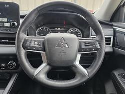 2023 Mitsubishi Outlander LS