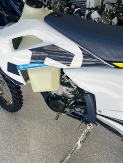 2026 HUSQVARNA FE501 NEBULA WHITE