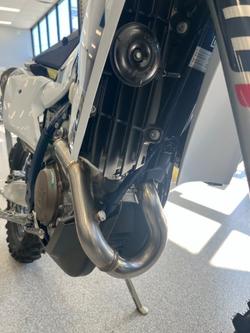 2026 HUSQVARNA FE501 NEBULA WHITE
