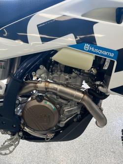 2026 HUSQVARNA FE501 NEBULA WHITE