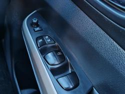 2019 Nissan Navara N-TREK D23 Series 4 4X4 Dual Range White Diamond