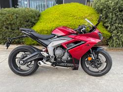Triumph Daytona 660 (lams)