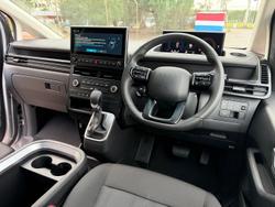 2026 Hyundai STARIA LOAD