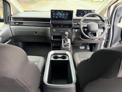 2026 Hyundai STARIA LOAD