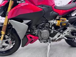 2025 Ducati Streetfighter V2 S Streetfighter Red