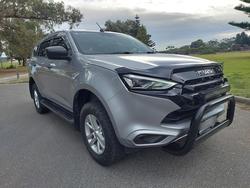 2022 Isuzu MU-X LS-M