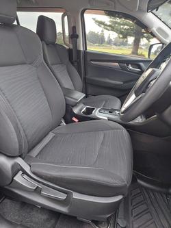 2022 Isuzu MU-X LS-M