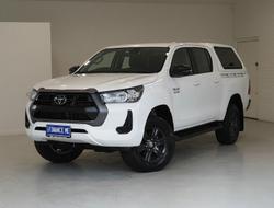 2022 Toyota Hilux SR