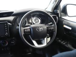 2022 Toyota Hilux SR