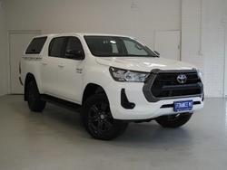2022 Toyota Hilux SR