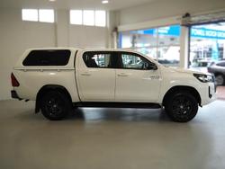 2022 Toyota Hilux SR