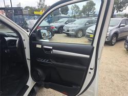 2019 Toyota Hilux SR5