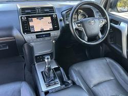 2017 Toyota Landcruiser Prado VX