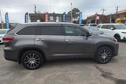 2017 Toyota Kluger Grande