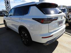 2025 Mitsubishi Outlander LS