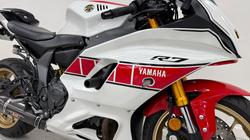 2022 YAMAHA YZF-R7LA White