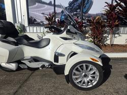 2017 BRP SPYDER RT (SM6) WHITE