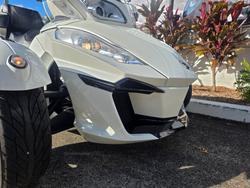 2017 BRP SPYDER RT (SM6) WHITE
