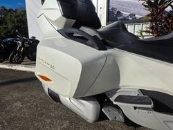 2017 BRP SPYDER RT (SM6) WHITE