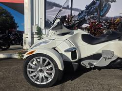 2017 BRP SPYDER RT (SM6) WHITE