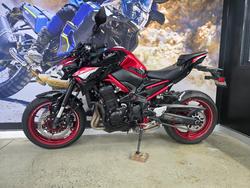 2024 Kawasaki Z900 (ZR900) RED