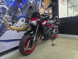2024 Kawasaki Z900 (ZR900) RED