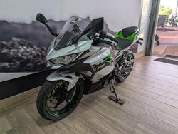 2025 Kawasaki NINJA e-1 SILVER