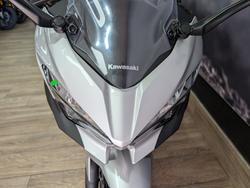 2025 Kawasaki NINJA e-1 SILVER