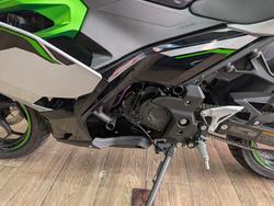 2025 Kawasaki NINJA e-1 SILVER