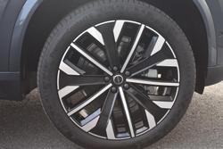 2025 Volvo XC90 Ultra B5 Dark