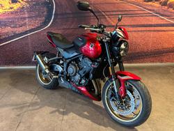 2026 Triumph Trident 800 Trident Red