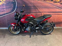 2026 Triumph Trident 800 Trident Red