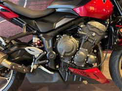 2026 Triumph Trident 800 Trident Red