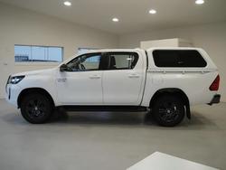 2022 Toyota Hilux SR