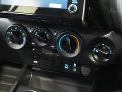 2022 Toyota Hilux SR