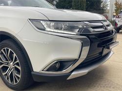 2016 Mitsubishi Outlander LS Safety Pack